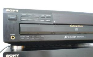 SONY compact disc player Cdp-ce 515 Plati do zmazania